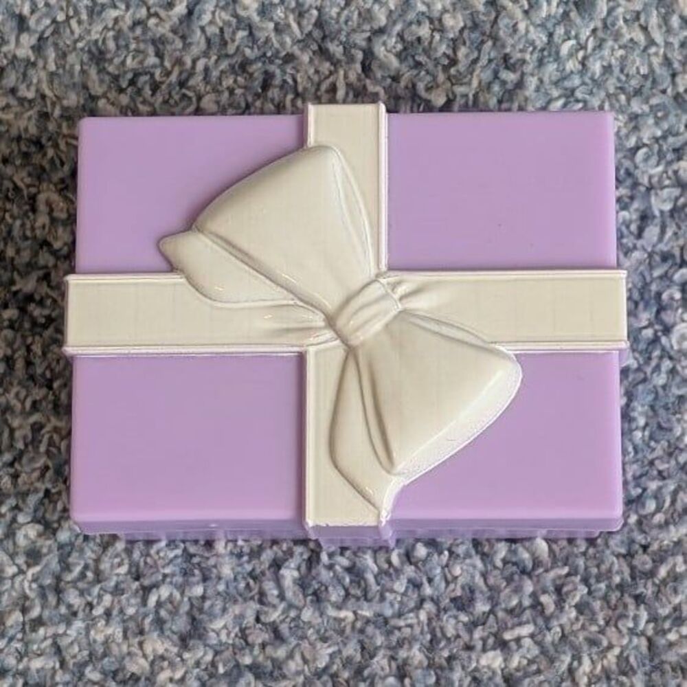 Lavender Purple Plastic Lidded Present Box White Molded Bow